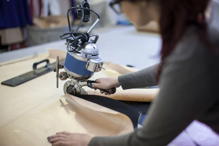 Katalogware vs. Corporate Fashion